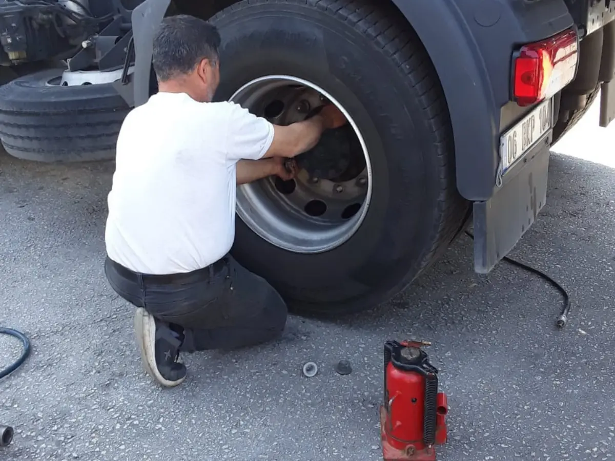 Kavak Oto Lastikçi